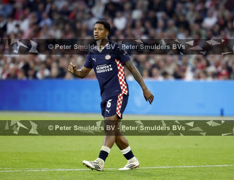 Amsterdam, 2 Mei 2026
Kompetitiewedstrijd AJAX-PSV, eindstand 2-2
Ryan Flamingo