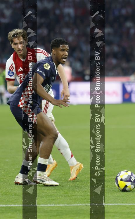 Amsterdam, 2 Mei 2026
Kompetitiewedstrijd AJAX-PSV, eindstand 2-2
Ryan Flamingo en Mika Godts