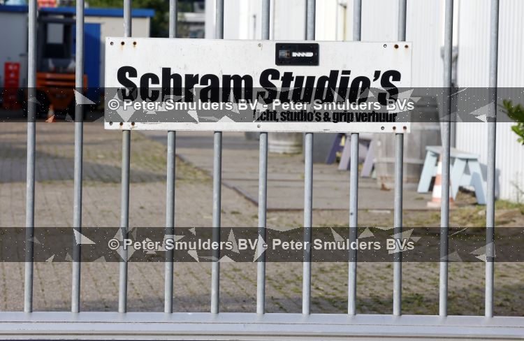 Amsterdam 21 juni 2026
Show Thijs Romer bij de Schram studios . De Dolle Minas komen protesteren tegen de show.