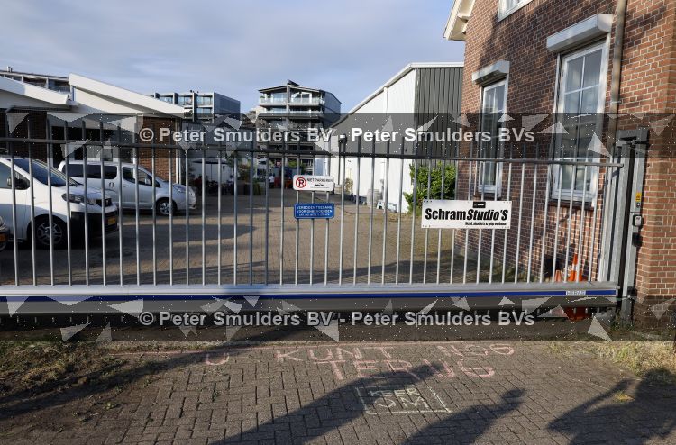 Amsterdam 21 juni 2026
Show Thijs Romer bij de Schram studios . De Dolle Minas komen protesteren tegen de show.