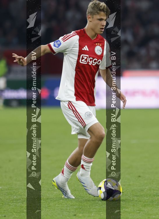 Amsterdam, 2 Mei 2026
Kompetitiewedstrijd AJAX-PSV, eindstand 2-2
Sean Steur