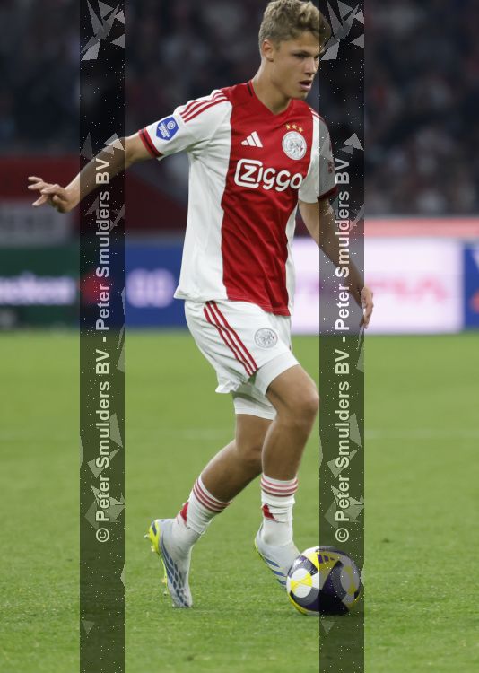 Amsterdam, 2 Mei 2026
Kompetitiewedstrijd AJAX-PSV, eindstand 2-2
Sean Steur