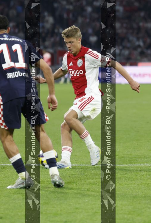 Amsterdam, 2 Mei 2026
Kompetitiewedstrijd AJAX-PSV, eindstand 2-2
Sean Steur