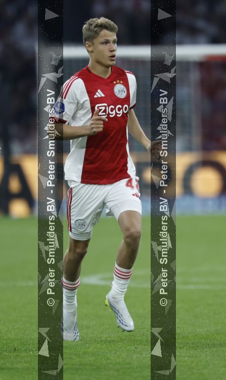 Amsterdam, 2 Mei 2026
Kompetitiewedstrijd AJAX-PSV, eindstand 2-2
Sean Steur