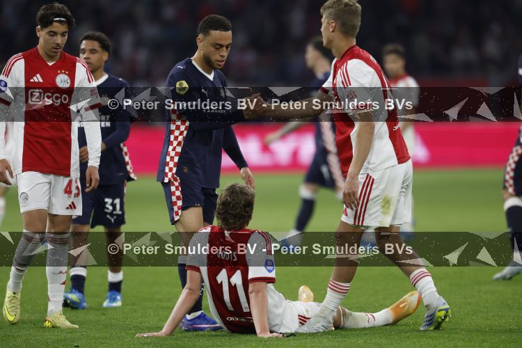 Amsterdam, 2 Mei 2026
Kompetitiewedstrijd AJAX-PSV, eindstand 2-2
Sergino Dest Mika Godts Sean Steur Rayane Bounida