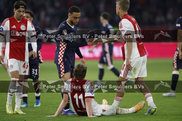 Amsterdam, 2 Mei 2026
Kompetitiewedstrijd AJAX-PSV, eindstand 2-2
Sergino Dest Mika Godts Sean Steur Rayane Bounida
