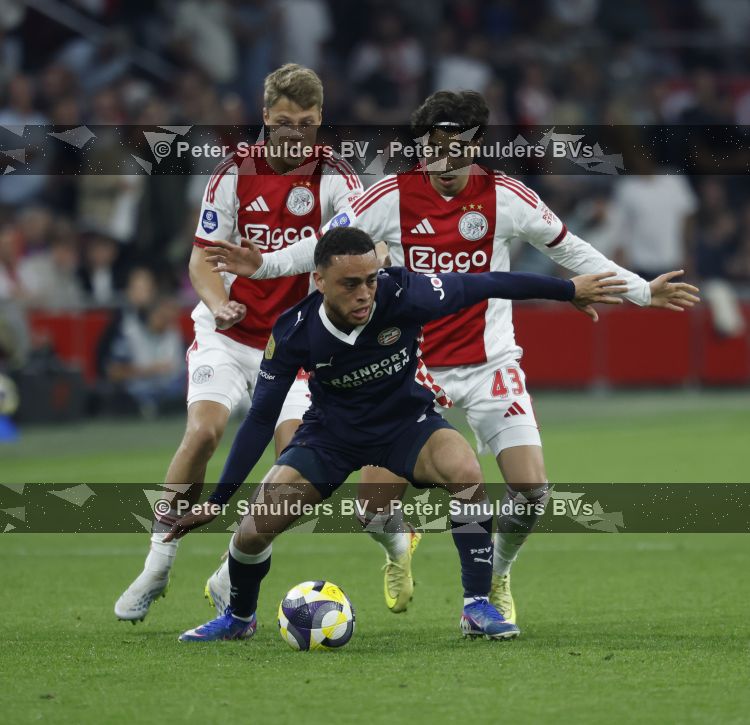 Amsterdam, 2 Mei 2026
Kompetitiewedstrijd AJAX-PSV, eindstand 2-2
Sergino Dest Sean Steur Rayane Bounida