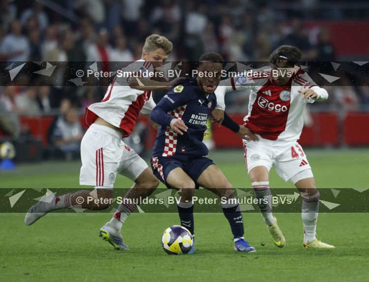 Amsterdam, 2 Mei 2026
Kompetitiewedstrijd AJAX-PSV, eindstand 2-2
Sergino Dest Sean Steur Rayane Bounida