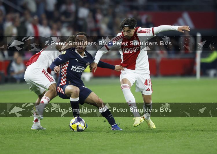 Amsterdam, 2 Mei 2026
Kompetitiewedstrijd AJAX-PSV, eindstand 2-2
Sergino Dest Sean Steur Rayane Bounida