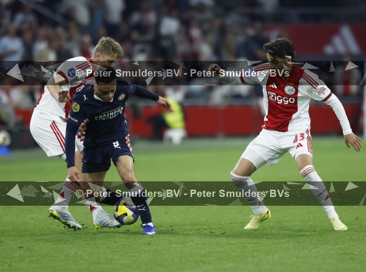 Amsterdam, 2 Mei 2026
Kompetitiewedstrijd AJAX-PSV, eindstand 2-2
Sergino Dest Sean Steur Rayane Bounida