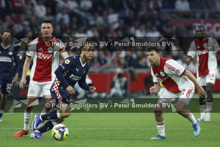 Amsterdam, 2 Mei 2026
Kompetitiewedstrijd AJAX-PSV, eindstand 2-2
Sergino Dest Youri Regeer en Steven Berghuis