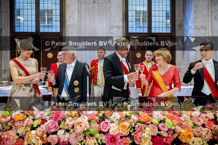 Amsterdam 9 juni 2026
Op uitnodiging van Zijne Majesteit de Koning - Koning Willem Alexander en Koningin Maxima brengt de bondspresident van Duitsland, Frank-Walter Steinmeier, een staatsbezoek aan Nederland. Hij wordt hierbij vergezeld door zijn echtgenote Elke BÃ¼denbender.