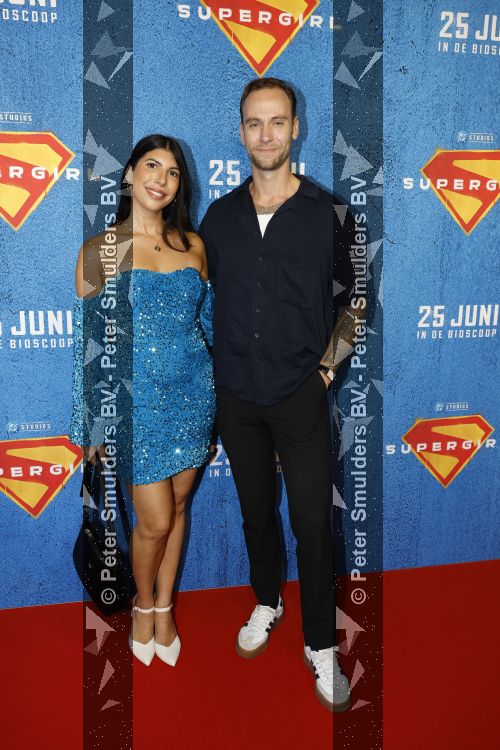 Amsterdam 23 juni 2026
Premiere Supergirl in Pathe Arena. Stephanie Ocampo Cuervo zwanger kwam met bhaar partner