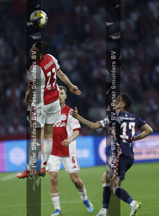 Amsterdam, 2 Mei 2026
Kompetitiewedstrijd AJAX-PSV, eindstand 2-2
Steven Berghuis met Mauro Junior