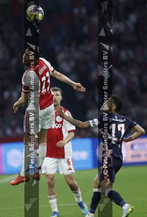 Amsterdam, 2 Mei 2026
Kompetitiewedstrijd AJAX-PSV, eindstand 2-2
Steven Berghuis met Mauro Junior