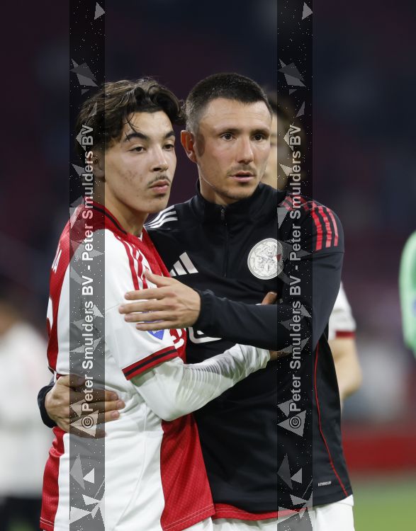 Amsterdam, 2 Mei 2026
Kompetitiewedstrijd AJAX-PSV, eindstand 2-2
Berghuis met Rayane Bounida