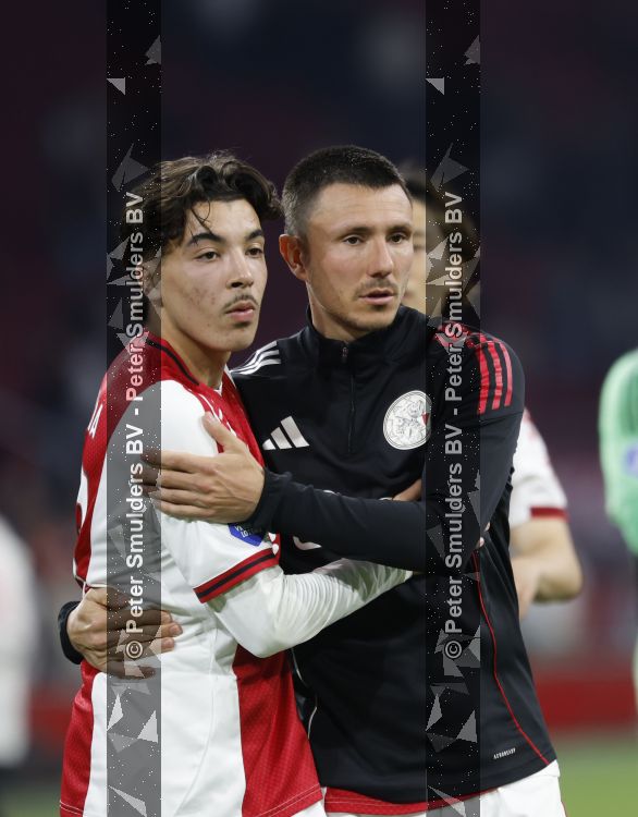 Amsterdam, 2 Mei 2026
Kompetitiewedstrijd AJAX-PSV, eindstand 2-2
Berghuis met Rayane Bounida