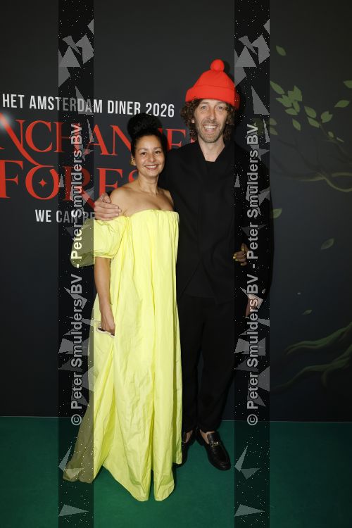Amsterdam 13 juni 2026
Amsterdam diner 2026 tbv het aidsfonds in Afas Live . Streetart Frankey met vrouw 