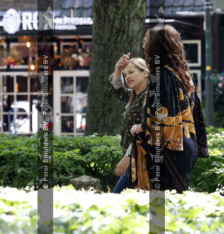 Laren 23 juni 2026
Opnames Gooische vrouwen met aanwezig Linda de Mol Tjitske Reidinga Susan Visser en Lies Visschedijk . Opnames vinden plaats bij restaurant Brink 20 

