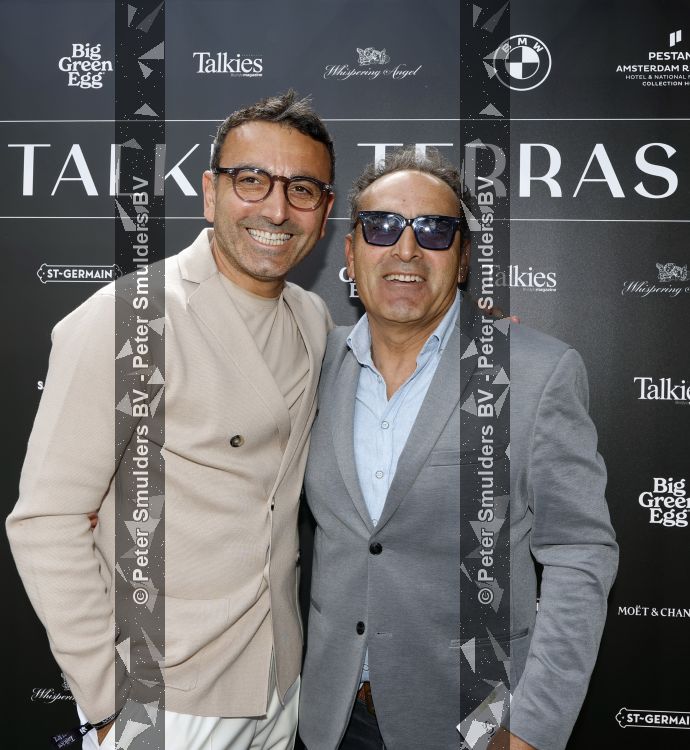 Amsterdam 4 juni 2026
Talkies terras awards bij hotel Pestana . Ook de nieuwe cover met daarop Eelko v Kooten en Olcay Gulsen wordt onthult. Tamer Gonen met broer
