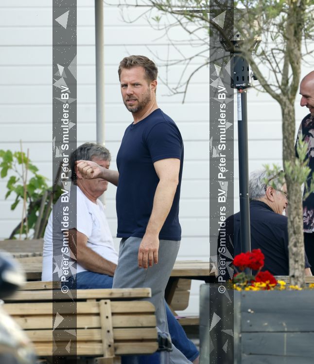Amsterdam 21 juni 2026
Show Thijs Romer bij de Schram studios . De Dolle Minas komen protesteren tegen de show.