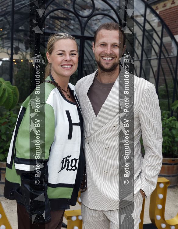 Amsterdam 4 juni 2026
Presentatie Magnum en modeshow in het rijksmuseum . Tim Senders met vriendin Kiki Bosman zwanger