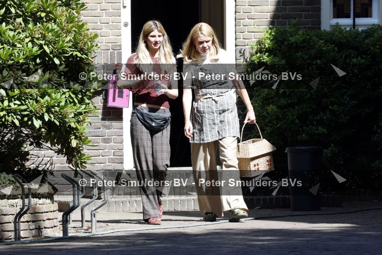 Laren 23 juni 2026
Opnames Gooische vrouwen met aanwezig Linda de Mol Tjitske Reidinga Susan Visser en Lies Visschedijk . Opnames vinden plaats bij restaurant Brink 20 
