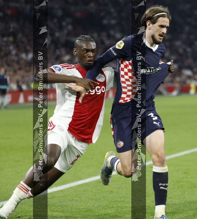 Amsterdam, 2 Mei 2026
Kompetitiewedstrijd AJAX-PSV, eindstand 2-2
Yarek Gasiorowski en Jorthy Mokio