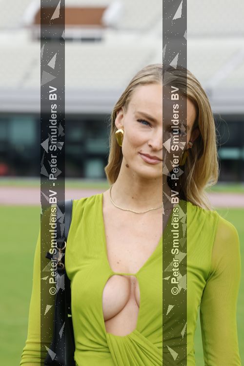 Amsterdam 4 juni 2026
Lunch met artiesten en influencers van de Amsterdamse zomer in het Olympisch stadion. Ymre Stiekema