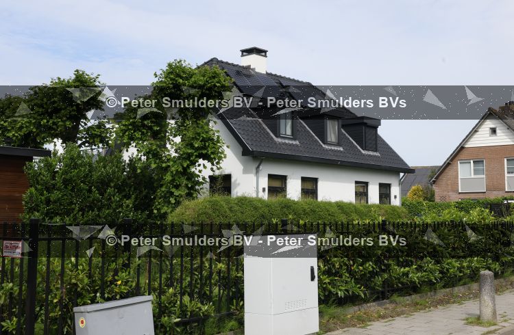 Vinkeveen 6 juni 206
Yves Berendse en zijn vriendin vertrekken vanaf zijn huis . Haar auto staat nog op de oprit 