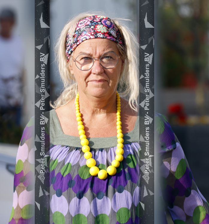 Amsterdam 21 juni 2026
Show Thijs Romer bij de Schram studios . De Dolle Minas komen protesteren tegen de show. Yvonne Smolders moeder Thijs Romer 