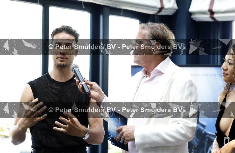 Amsterdam 7 juli 2026
Presentatie cast The Bodyguard met in de hoofdrollen Gaia Aikman Dorian Bindels Juvat Westendorp en Numidia . Albert Verlinde is een van de producenten . Presentatie was in het Amstel Hotel.