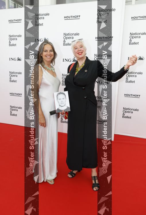 Amsterdam 2 juli 2026
Zijne Majesteit de Koning Willem Alexander en Hare Majesteit Koningin Maxima zijn aanwezig bij het gala van het Nationale Ballet ter ere van het afscheid van directeur Ted Brandsen. OOk burgemeester Femke Halsema en Commisaris v d Koningin Arthur v Dijk zijn aanwezig . Anne-Rose Bantzinger