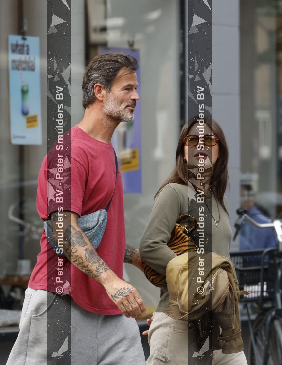 Amsterdam 29 mei 2026
Arie Boomsma en zijn vrouw Romy Boomsma samen op terras bij de coffee company in Amsterdam zuid