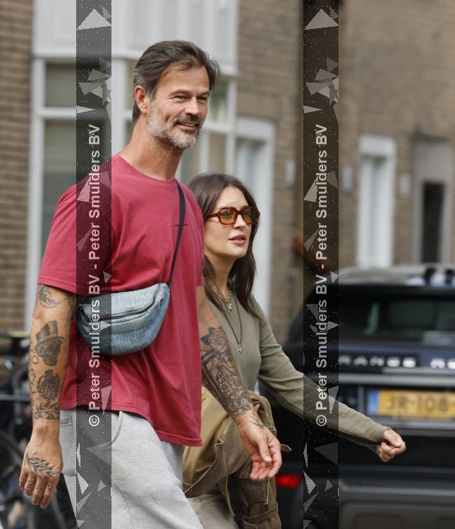 Amsterdam 29 mei 2026
Arie Boomsma en zijn vrouw Romy Boomsma samen op terras bij de coffee company in Amsterdam zuid