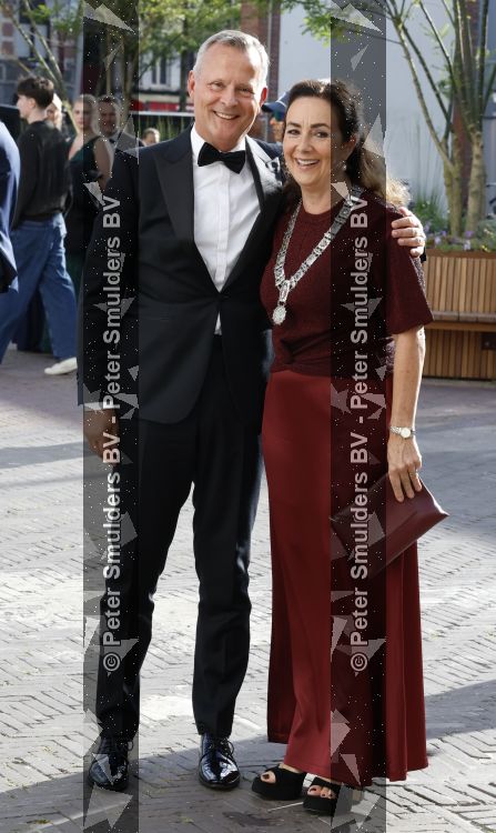 Amsterdam 2 juli 2026
Zijne Majesteit de Koning Willem Alexander en Hare Majesteit Koningin Maxima zijn aanwezig bij het gala van het Nationale Ballet ter ere van het afscheid van directeur Ted Brandsen. OOk burgemeester Femke Halsema en Commisaris v d Koningin Arthur v Dijk zijn aanwezig . Jessica Durlacher 