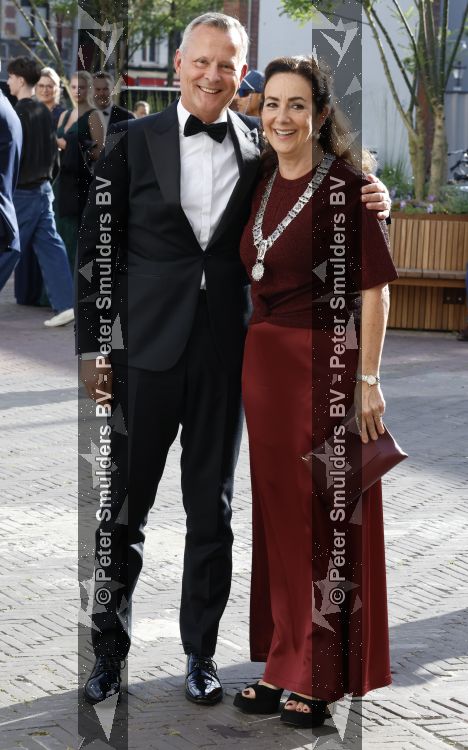 Amsterdam 2 juli 2026
Zijne Majesteit de Koning Willem Alexander en Hare Majesteit Koningin Maxima zijn aanwezig bij het gala van het Nationale Ballet ter ere van het afscheid van directeur Ted Brandsen. OOk burgemeester Femke Halsema en Commisaris v d Koningin Arthur v Dijk zijn aanwezig . Jessica Durlacher 