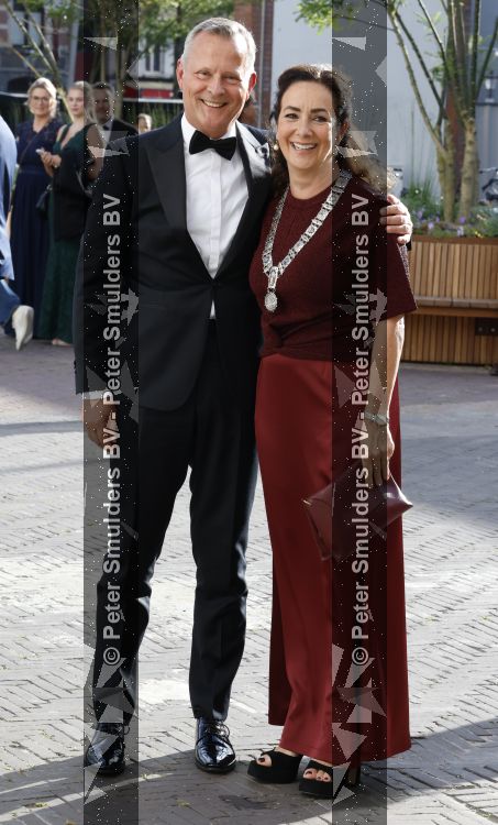 Amsterdam 2 juli 2026
Zijne Majesteit de Koning Willem Alexander en Hare Majesteit Koningin Maxima zijn aanwezig bij het gala van het Nationale Ballet ter ere van het afscheid van directeur Ted Brandsen. OOk burgemeester Femke Halsema en Commisaris v d Koningin Arthur v Dijk zijn aanwezig . Jessica Durlacher 