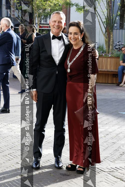 Amsterdam 2 juli 2026
Zijne Majesteit de Koning Willem Alexander en Hare Majesteit Koningin Maxima zijn aanwezig bij het gala van het Nationale Ballet ter ere van het afscheid van directeur Ted Brandsen. OOk burgemeester Femke Halsema en Commisaris v d Koningin Arthur v Dijk zijn aanwezig . Jessica Durlacher 