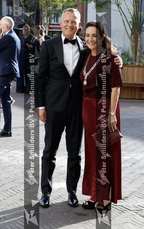 Amsterdam 2 juli 2026
Zijne Majesteit de Koning Willem Alexander en Hare Majesteit Koningin Maxima zijn aanwezig bij het gala van het Nationale Ballet ter ere van het afscheid van directeur Ted Brandsen. OOk burgemeester Femke Halsema en Commisaris v d Koningin Arthur v Dijk zijn aanwezig . Jessica Durlacher 