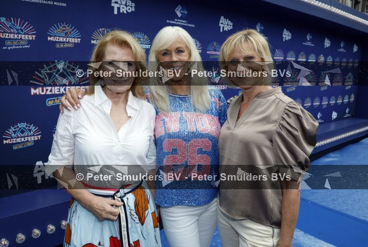 Zwolle 8 juli 2026
Muziekfeest op het Plein. Babe met Marga Bult Margot v d Ven en Rita v Rooij