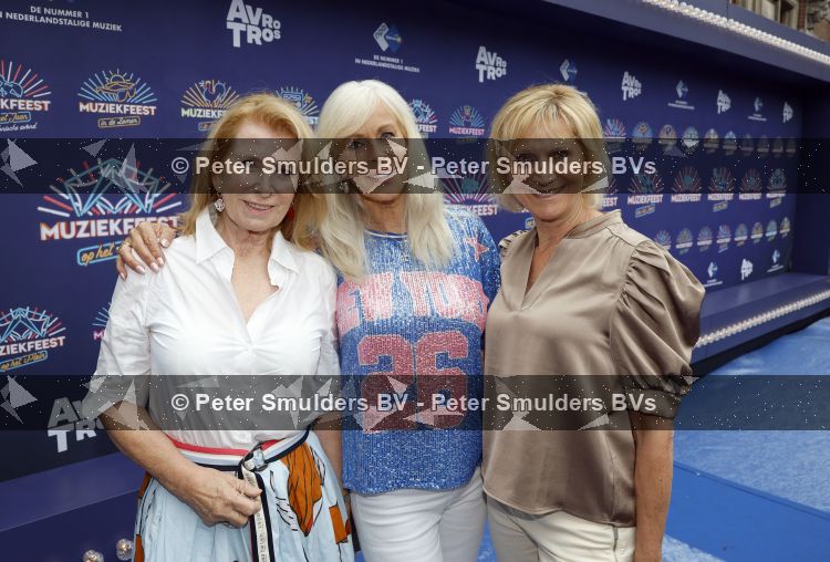 Zwolle 8 juli 2026
Muziekfeest op het Plein. Babe met Marga Bult Margot v d Ven en Rita v Rooij