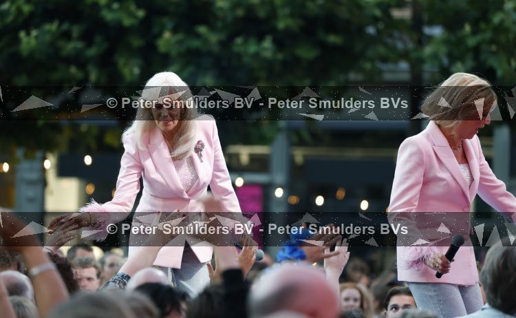 Zwolle 8 juli 2026
Muziekfeest op het Plein.  Babe met oa Marga Bult en Margot v d Ven 