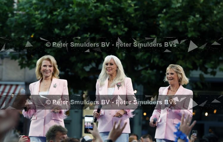 Zwolle, 8 Juli 2026
Muziekfeest Grote Markt
De groep Babe met Marga Bult Rita v Rooy en Margot v d Ven