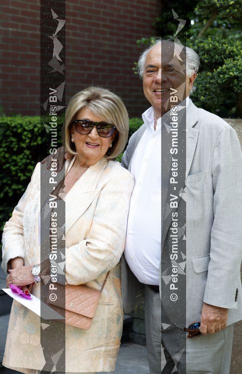 Blaricum / Amstelveen 28 mei 2026
Oger Lusink en zijn vrouw Ellen trouwen in het gemeentehuis van Blaricum en daarna hebben ze een lunch bij restaurant Aan de Poel . Benno Leeser en zijn vrouw Kitty Leeser