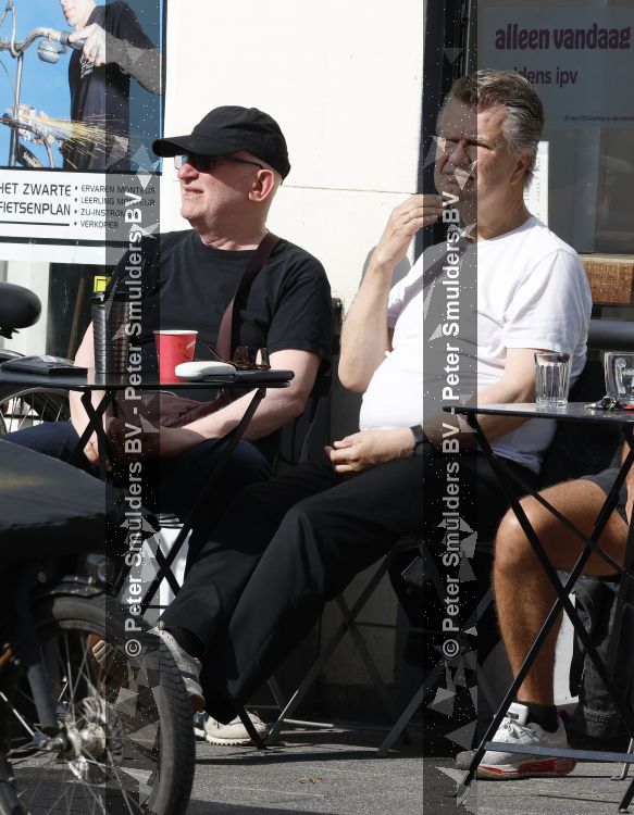 Amsterdam 29 mei 2026
Boris Dittrich en Jehoshua Rozenman op terras bij de coffee company 