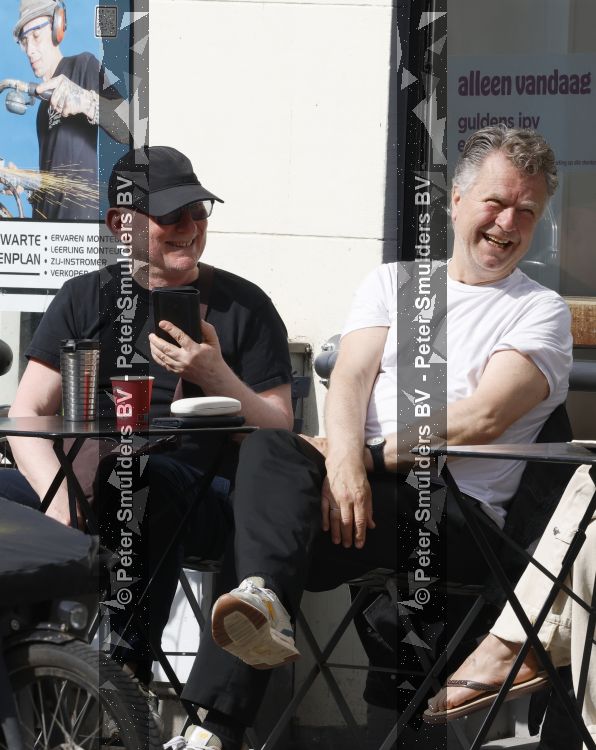 Amsterdam 29 mei 2026
Boris Dittrich en Jehoshua Rozenman op terras bij de coffee company 