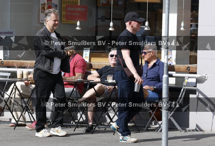 Amsterdam 29 mei 2026
Boris Dittrich en Jehoshua Rozenman op terras bij de coffee company 