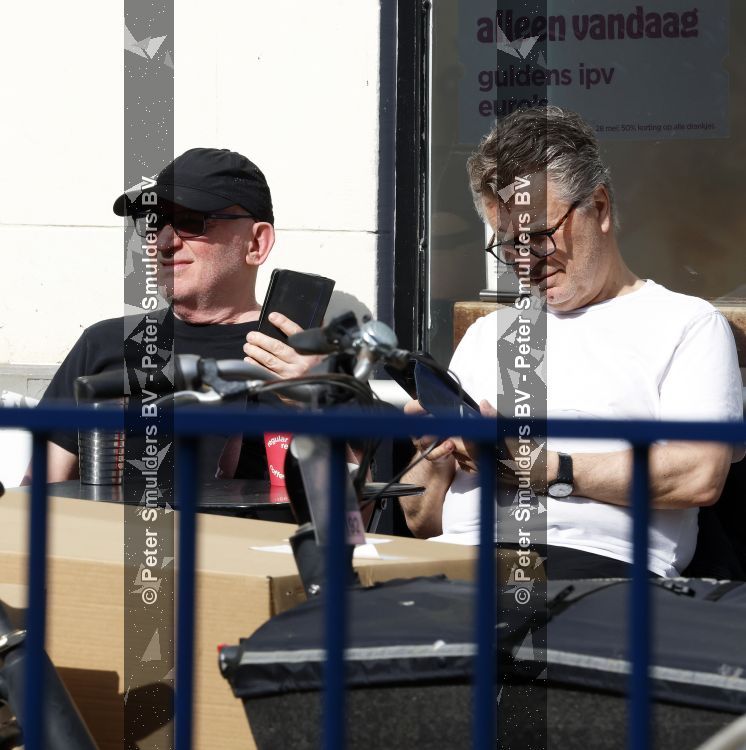 Amsterdam 29 mei 2026
Boris Dittrich en Jehoshua Rozenman op terras bij de coffee company 