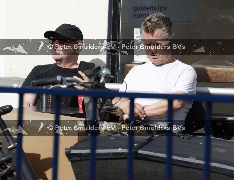 Amsterdam 29 mei 2026
Boris Dittrich en Jehoshua Rozenman op terras bij de coffee company 